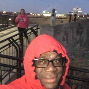 Meet your Posher, Dennis l